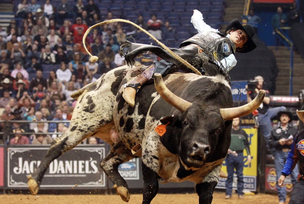 Prefeito sanciona lei do rodeio mas liberação de eventos pode esperar meses