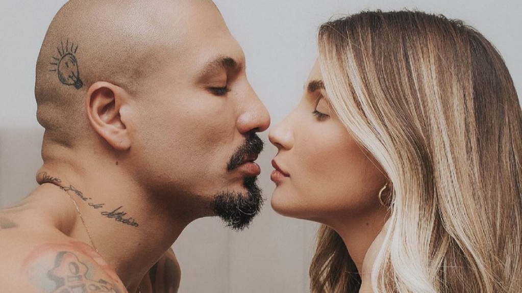 Fernando Medeiros se derrete ao falar de Aline Gotschalg: "Eu te amo!"