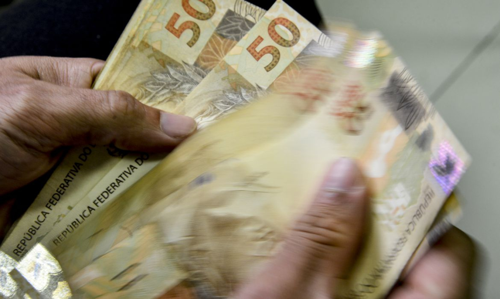 Entra em vigor novo valor do salário mínimo no país