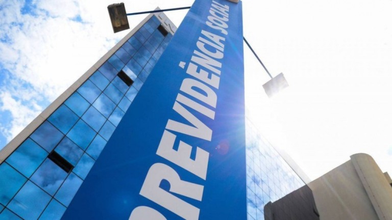 Servidores do INSS encerram greve
