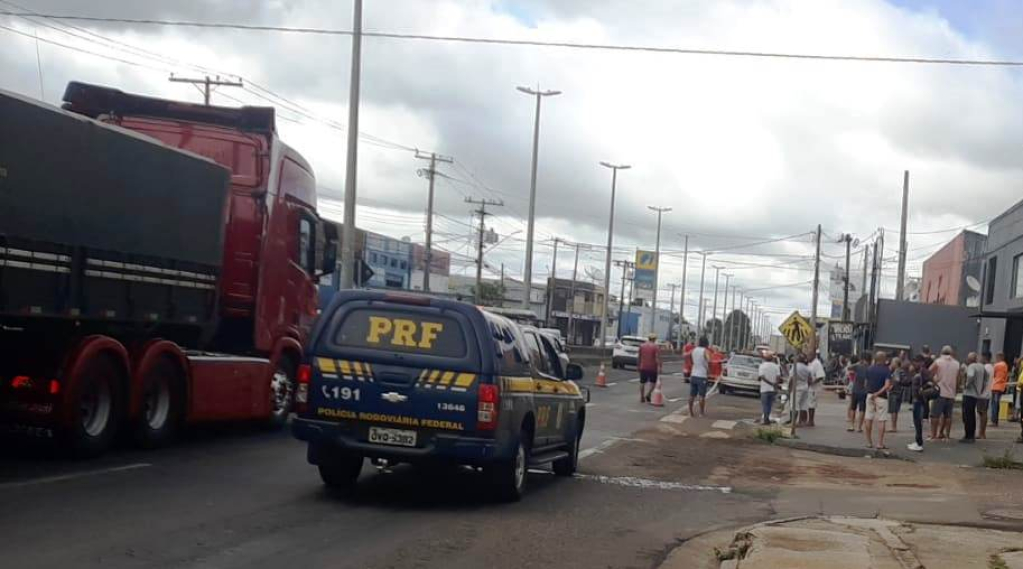 Mulher morre atropelada em trecho urbano da BR-153 em Marília; motorista detido Mulher morre atropelada em trecho urbano da BR-153 em Marília; motorista detido