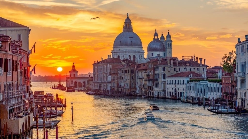 Foto: Reprodução Cidade italiana famosa limita número de turista e proíbe alto falantes