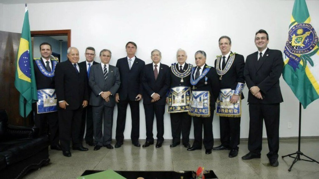 Suposto vídeo de Bolsonaro em templo maçônico viraliza na internet