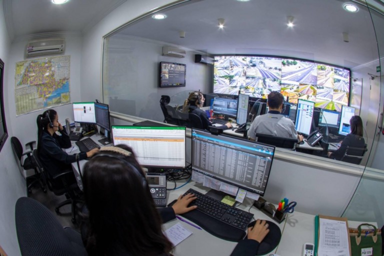 Câmeras no Contorno e rodovias da região gravam acidentes e infrações
