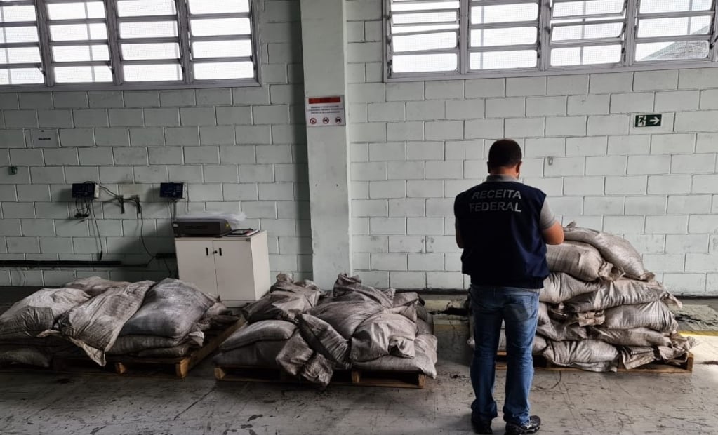 Alfândega e Receita apreendem 556kg de cocaína em carga de exportação