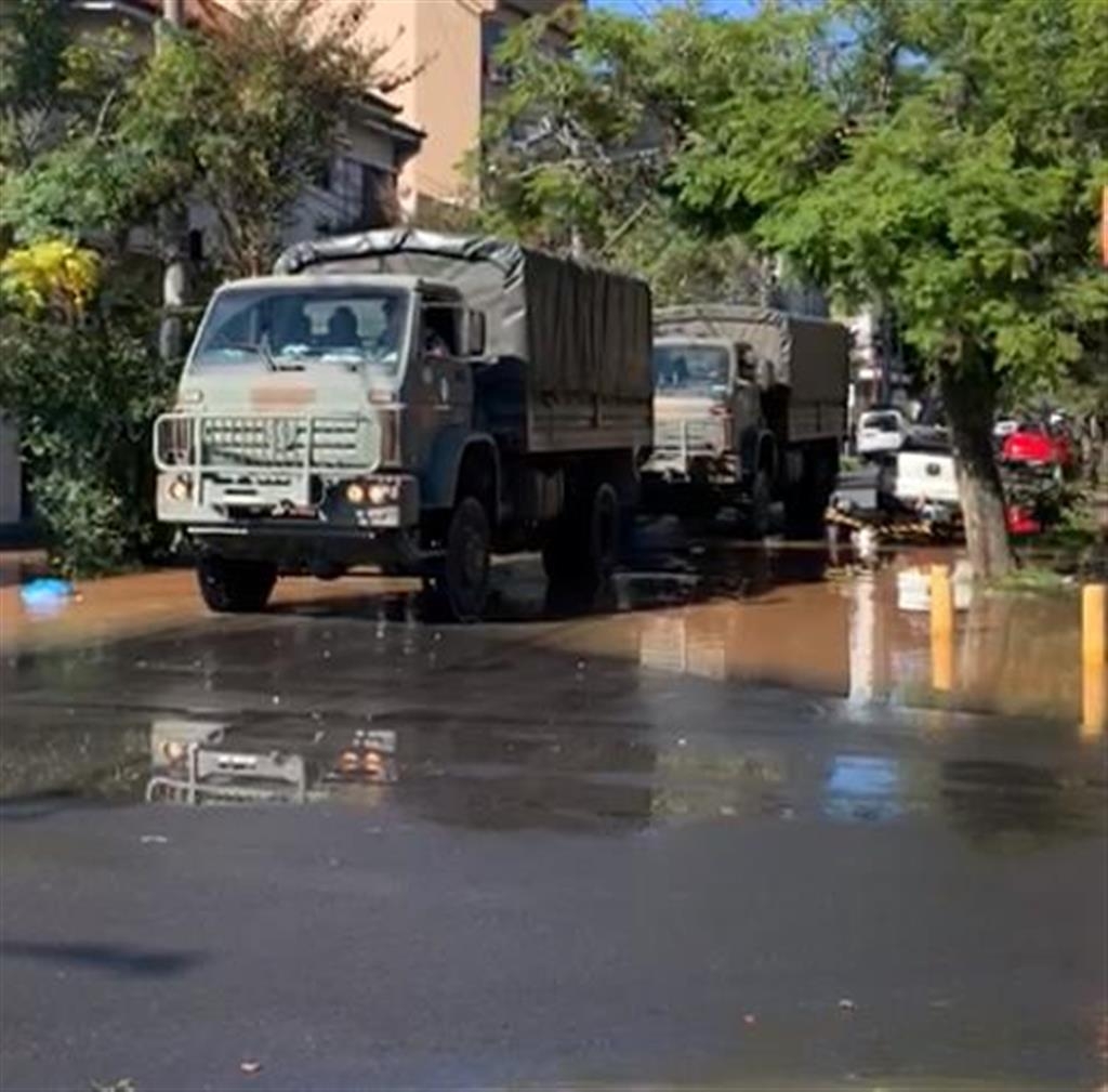 Equipes do exército atuam em área com inundações em Porto Alegre – Raquel Wainstein