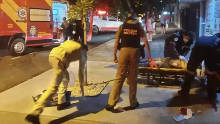 Reprodução/Corpo de Bombeiros Homem invadiu ceia e matou três pessoas da mesma família