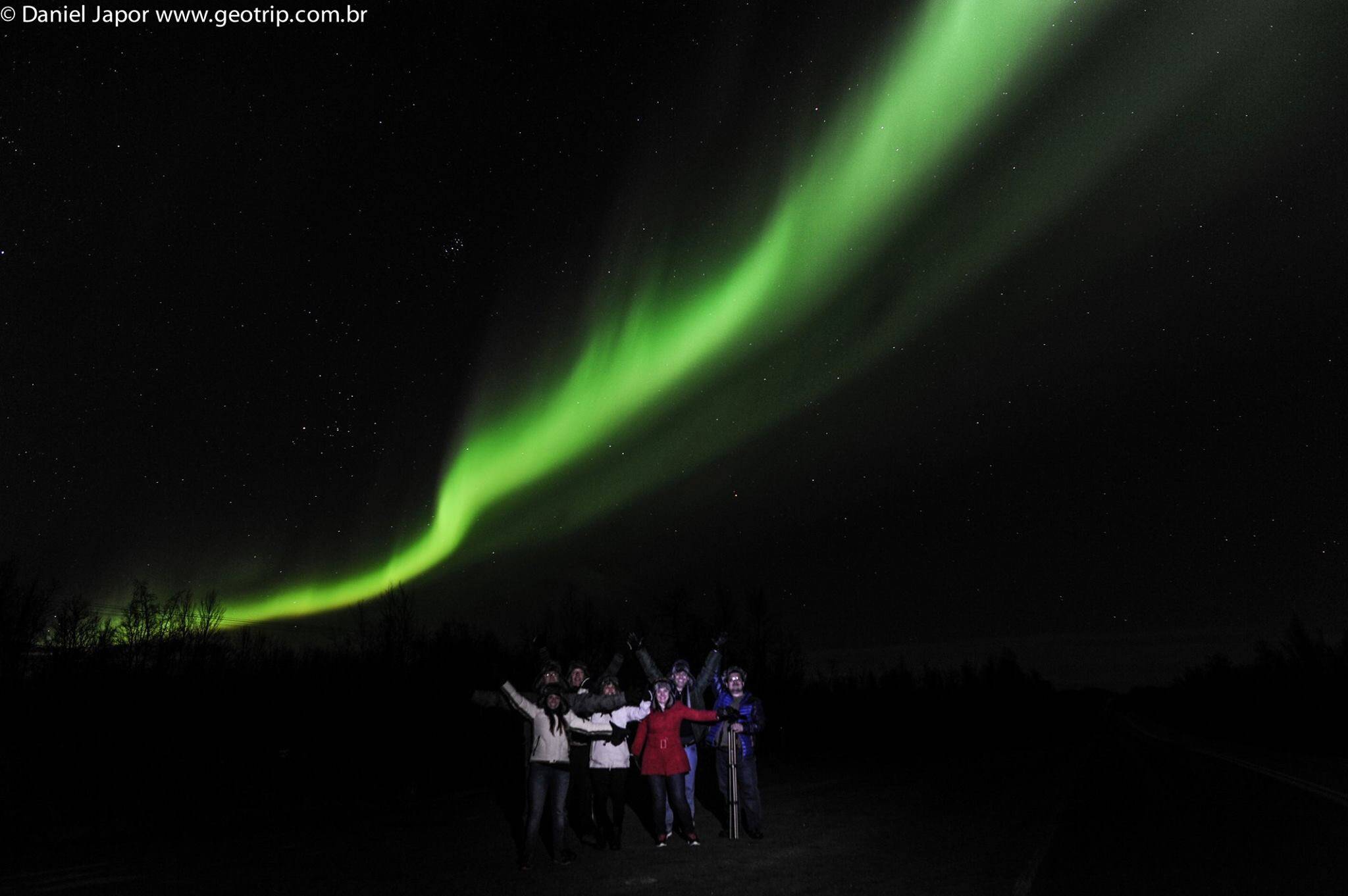 ‘Na região polar, o sol não se põe antes de setembro, então não é possível ver a aurora. É um erro pensar que ela só acontece no inverno. Na verdade, ela acontece o ano inteiro, mas no claro não dá para ver’. Foto: Divulgação/Daniel Japor