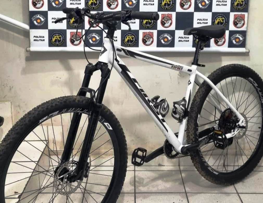 Homem com faca rouba bicicleta para comprar drogas em Marília; está preso Homem com faca rouba bicicleta para comprar drogas em Marília; está preso