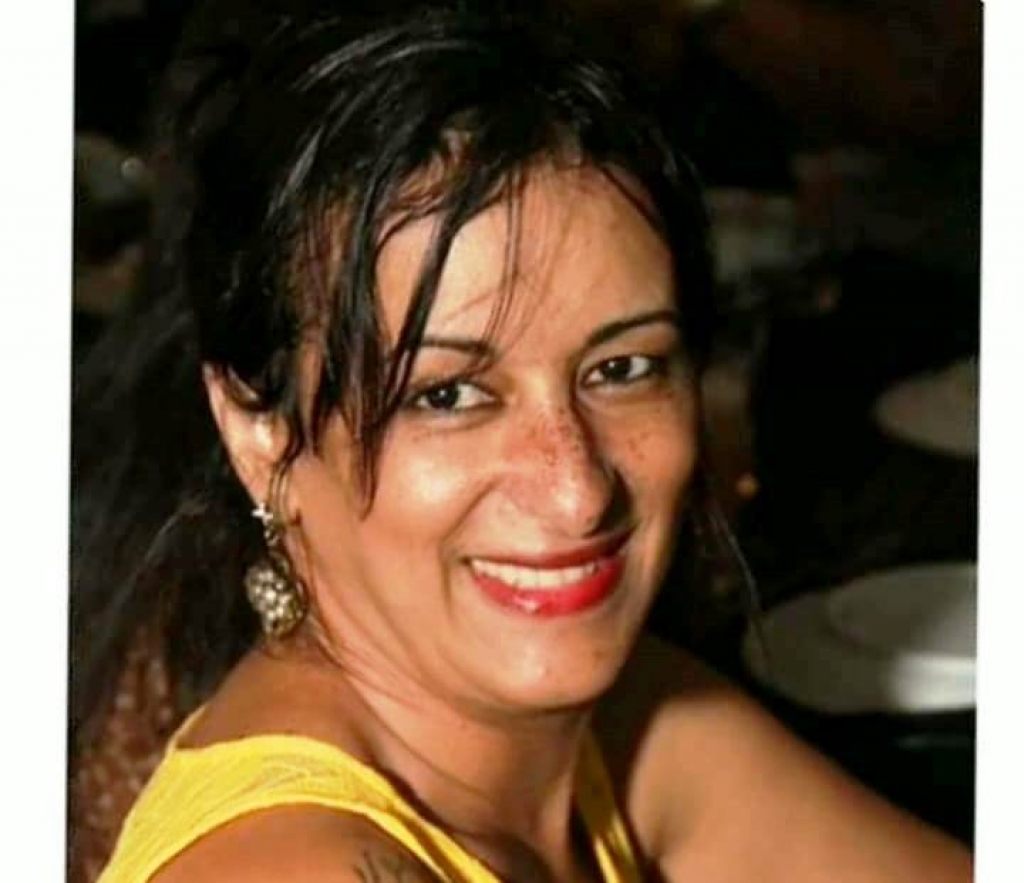 Rosângela Gonçalves, vítima da Covid, tem homenagens, memórias e saudades na despedida Rosângela Gonçalves, vítima da Covid, tem homenagens, memórias e saudades na despedida