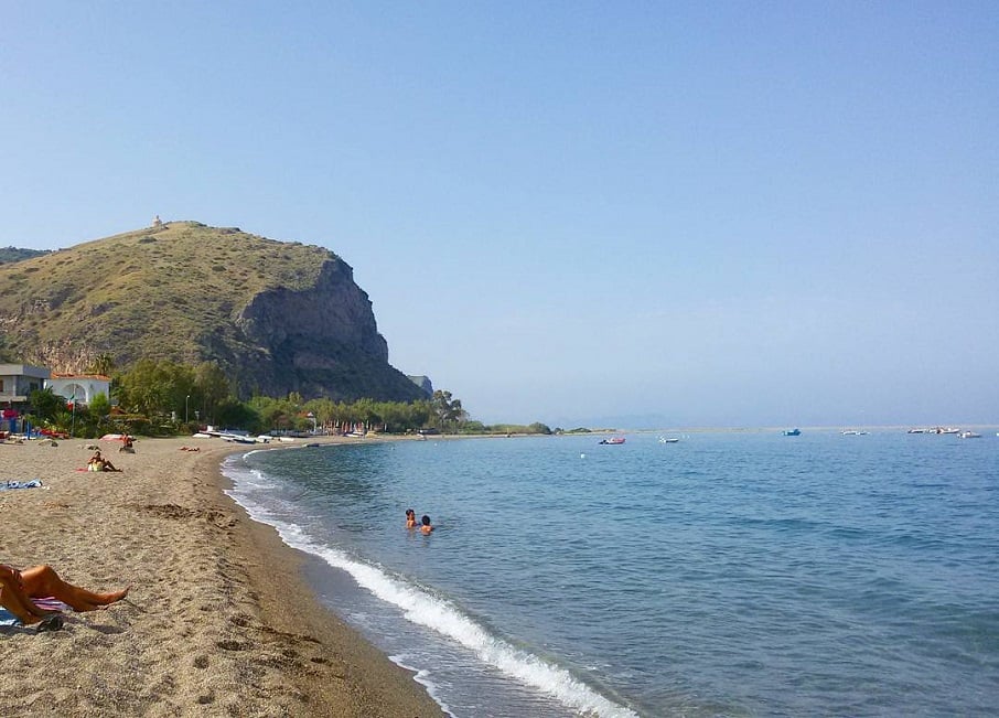 A praia de Marinello em Sicília, ilha ao sul da Itália.. Foto: Reprodução/Instagram @enrika_86 14.12.2022