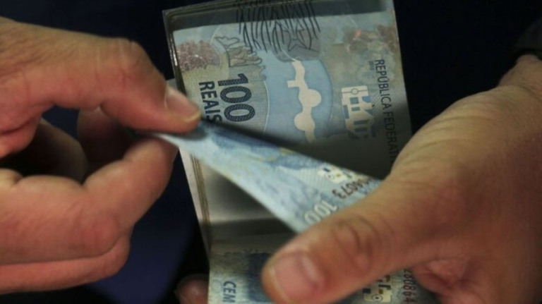 Ministro afirma que consignado no Auxílio deve ter início em setembro