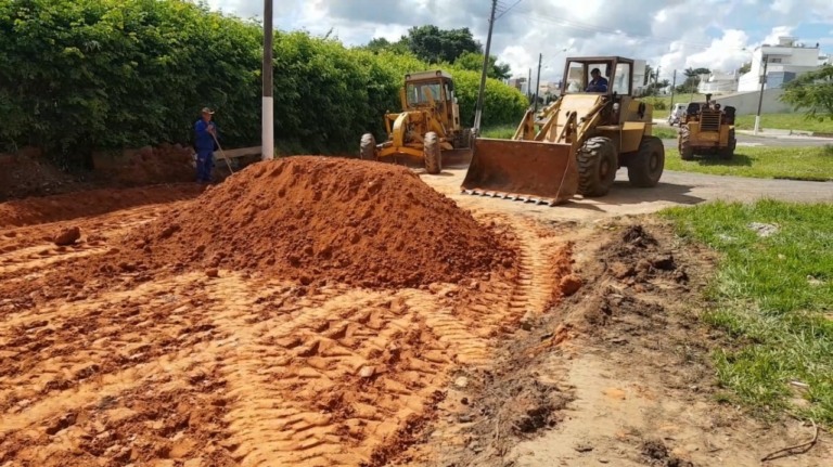 Prefeitura recupera galerias e rua na zona leste após 60 dias de obras