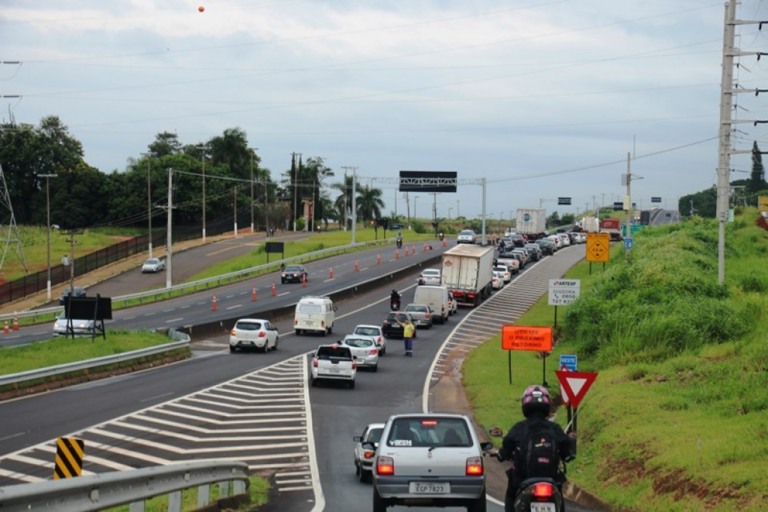 Zona oeste tem caos no trânsito com obras, desvios e falta de acessos