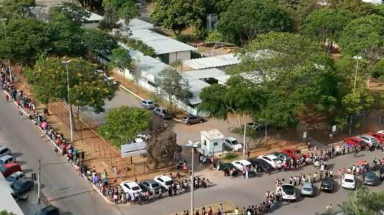 Fim do prazo para atualizar cadastro do Auxílio Brasil provoca filas