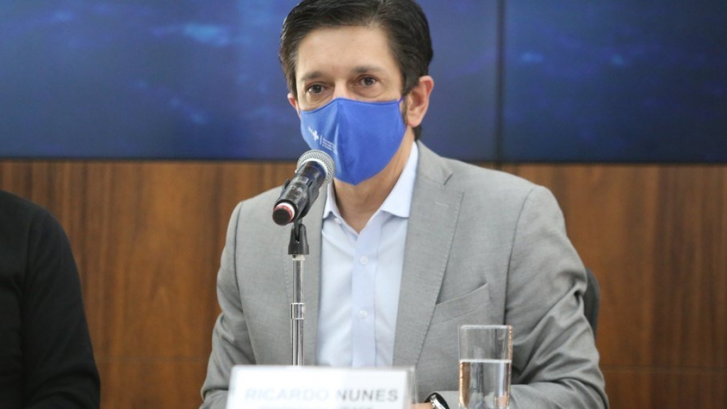 Prefeitura de SP demite dois servidores que recusaram vacina contra Covid-19 Prefeitura de SP demite dois servidores que recusaram vacina contra Covid-19