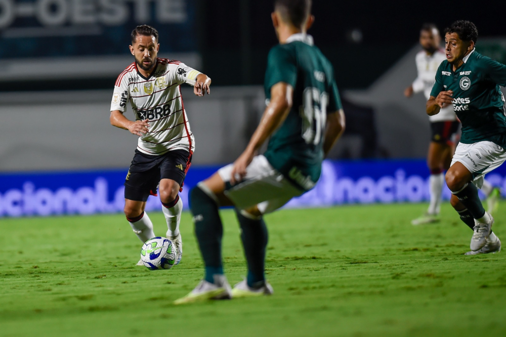 Goiás e Flamengo empatam sem gols, pelo Brasileirão