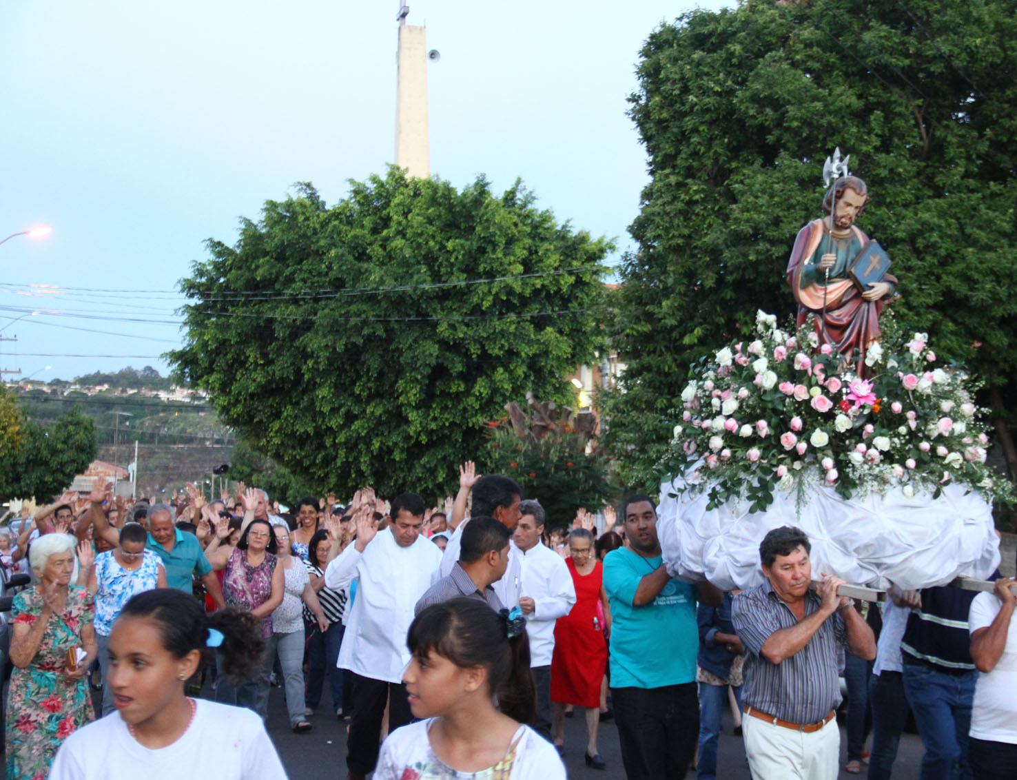 Fiéis vão às ruas celebrar dia de São Judas