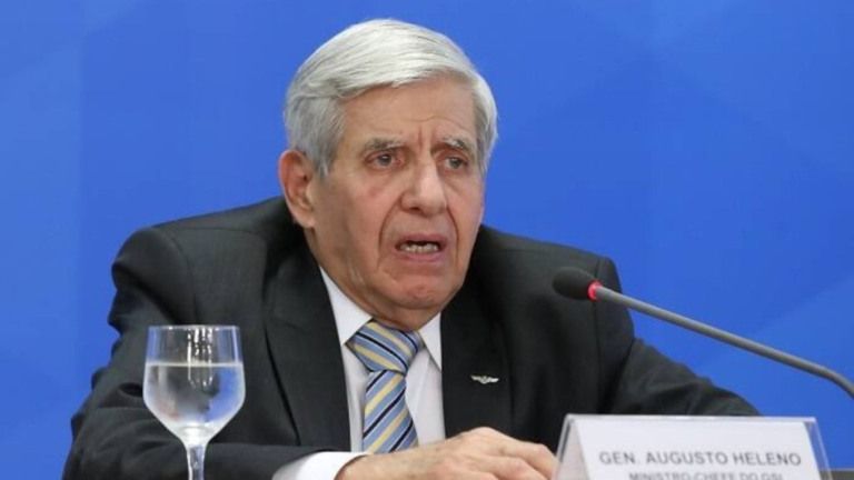 Marcos Corrêa/PR Augusto Heleno prestaria depoimento na CPI de 8 de janeiro nesta quarta-feira (19)