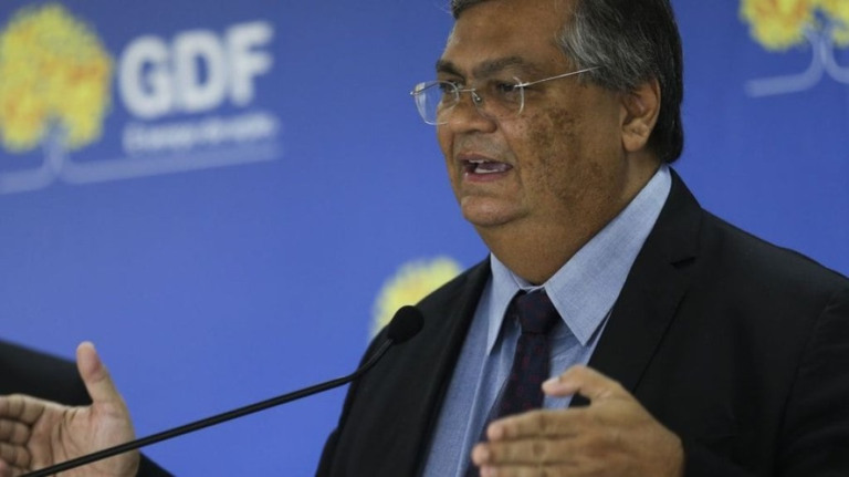 Fala de Marcos do Val indica responsabilidade de Bolsonaro, diz Dino