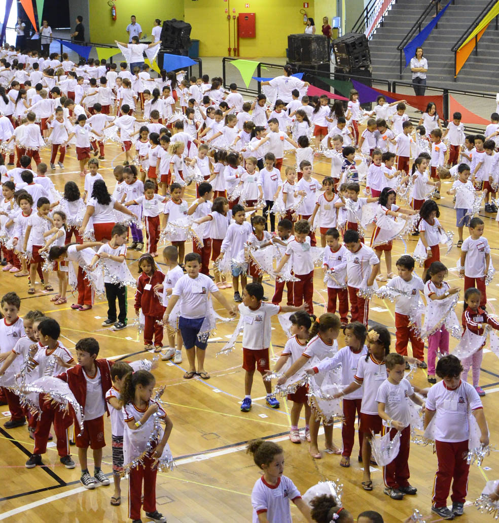 Rede municipal faz formatura de 731 alunos nesta sexta-feira