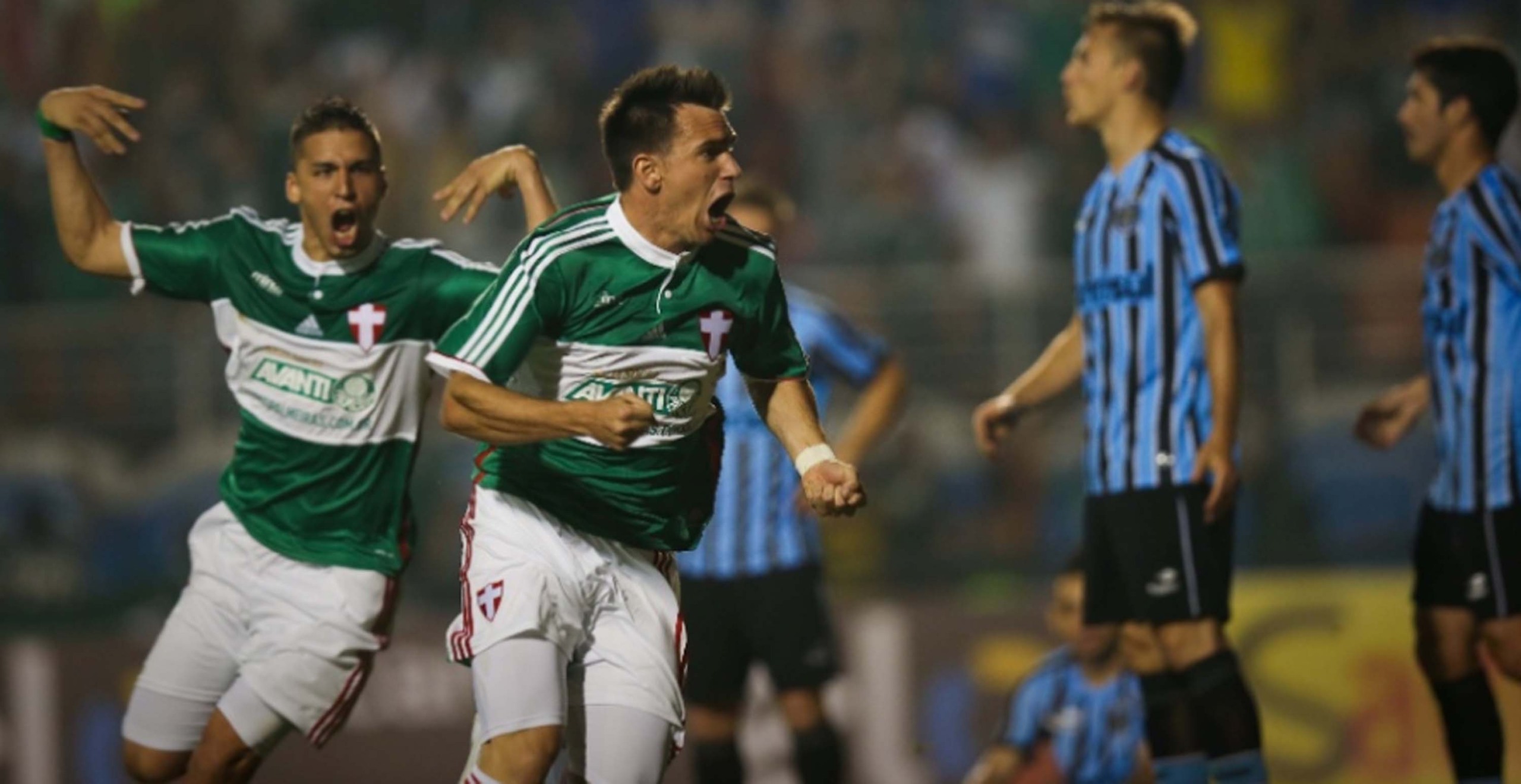 Palmeiras vence Grêmio de virada