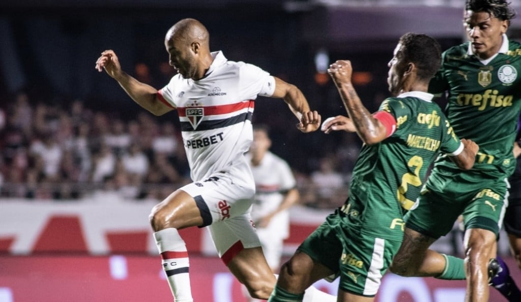 São Paulo e Palmeiras empatam em clássico movimentado no Morumbi pela penúltima rodada do Paulistão