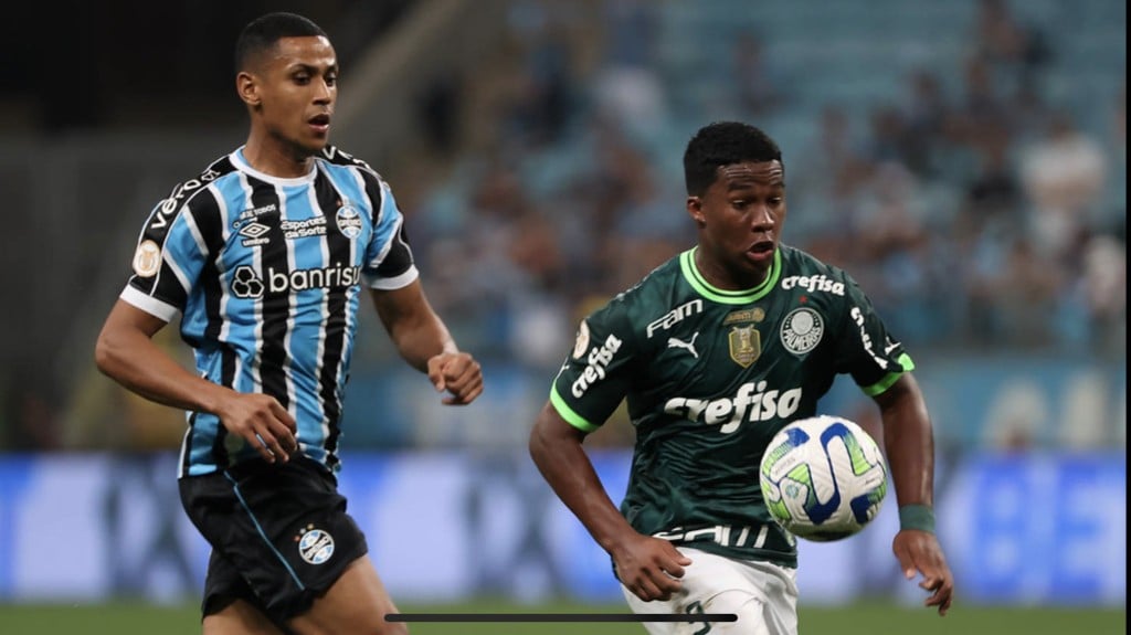 Grêmio vence o Palmeiras em jogo retrancado, no Brasileirão