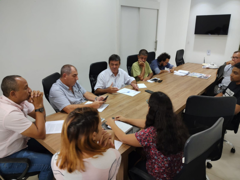 Campanha salarial de servidores busca apoio na Câmara de Marília