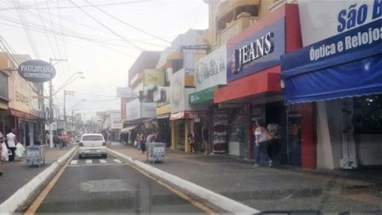 Comércio abre no feriado desta terça; Sindicato lembra direitos especiais
