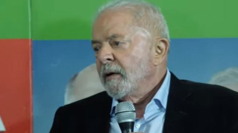 Lula promete manter desoneração do ICMS nos combustíveis