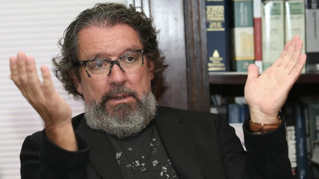 Kakay critica férias do Senado em meio à CPI: 'O Brasil está na UTI' Kakay critica férias do Senado em meio à CPI: 'O Brasil está na UTI'
