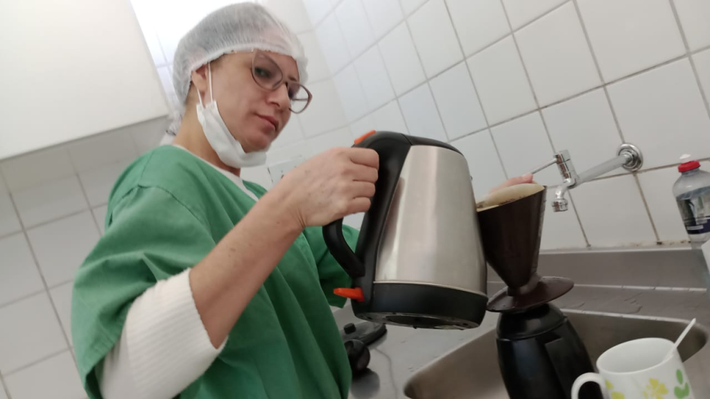 Homenagens e luto na despedida a Valeria, técnica de enfermagem vítima de acidente