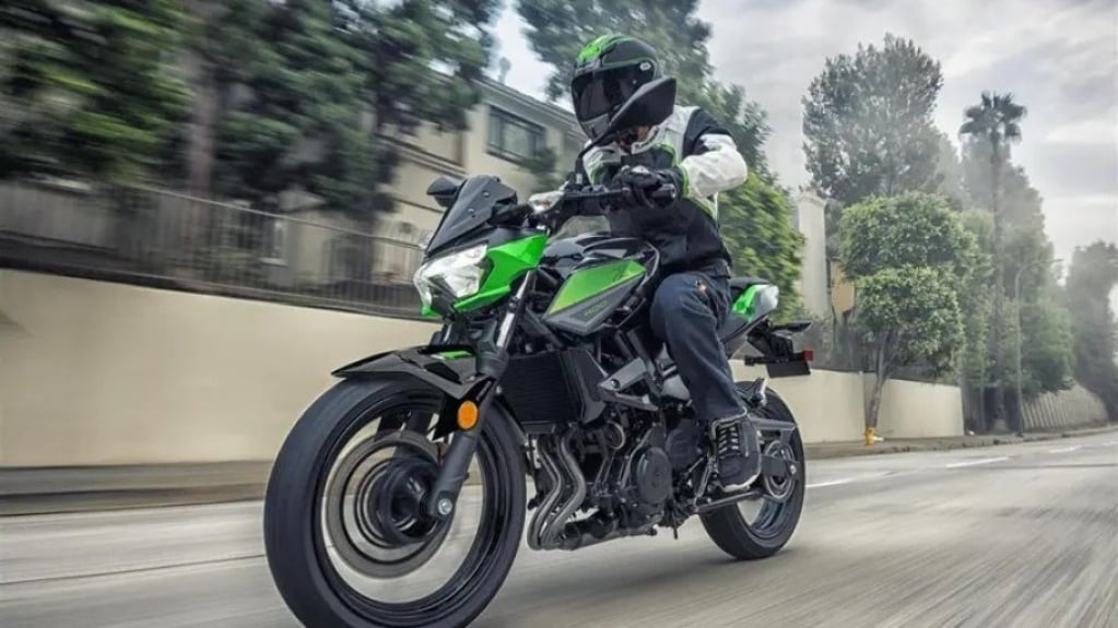 Kawasaki Ninja 400 e Z400 da linha 2023 são lançadas na Europa