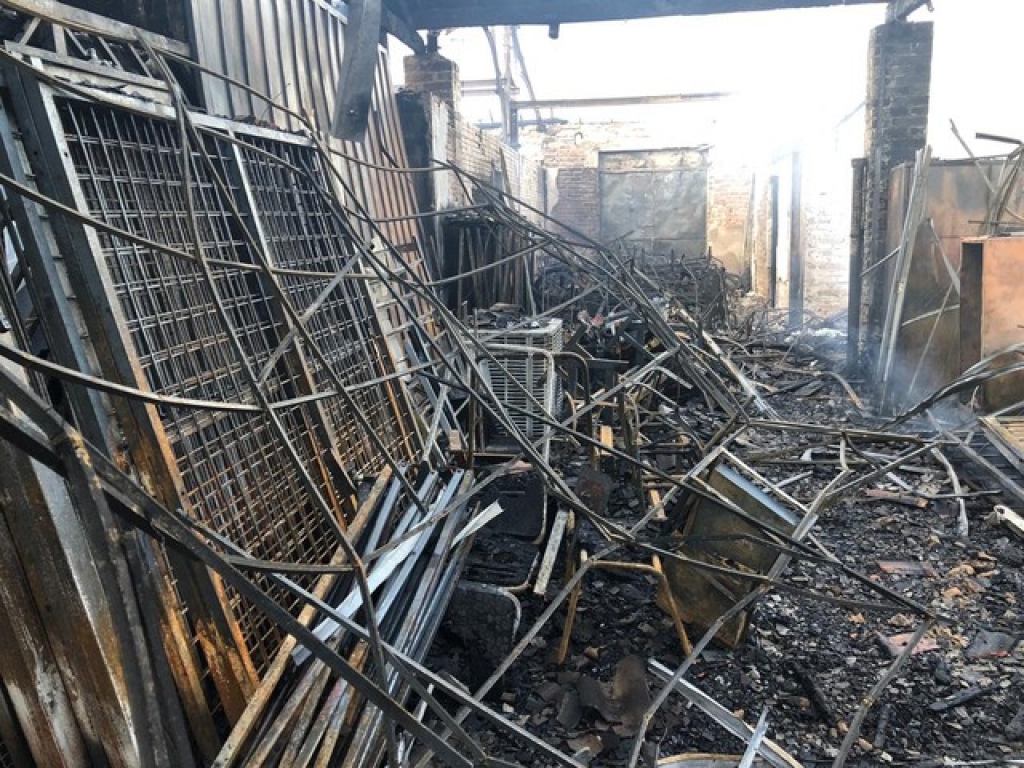 Incêndio em almoxarifado de Botucatu destrói 1.500 testes para Covid-19