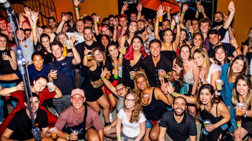 Pub Crawl: conheça o tour por bares e baladas no Brasil