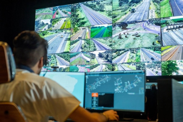 Contramão, carro parado, pedestre? Sistema monitora "incidentes" na SP-333