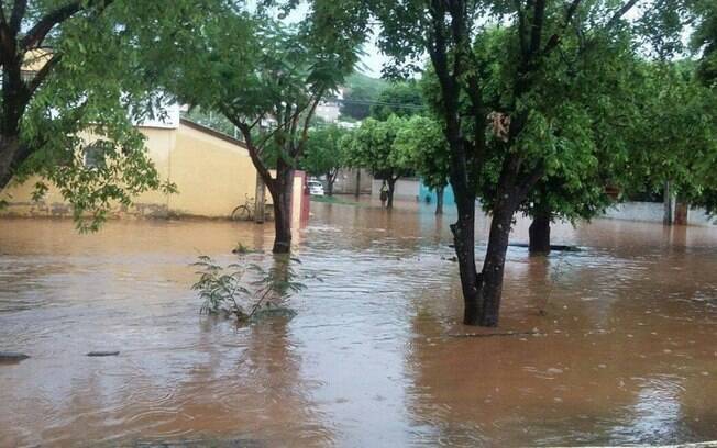 Fortes chuvas castigam a cidade de Itaperuna