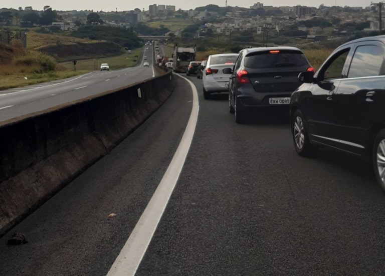 Eixo assume rodovias e inicia obras nas pistas, contorno tem reparos e lentidão