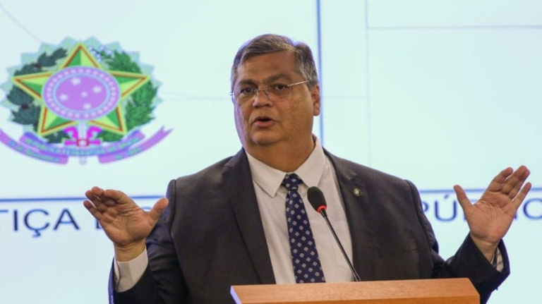Dino denuncia vereador de Caxias que acusa ministro do STF de pedófilo