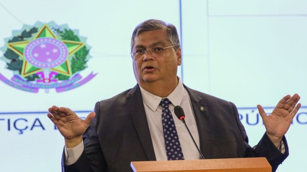 Dino denuncia vereador de Caxias que acusa ministro do STF de pedófilo Dino denuncia vereador de Caxias que acusa ministro do STF de pedófilo
