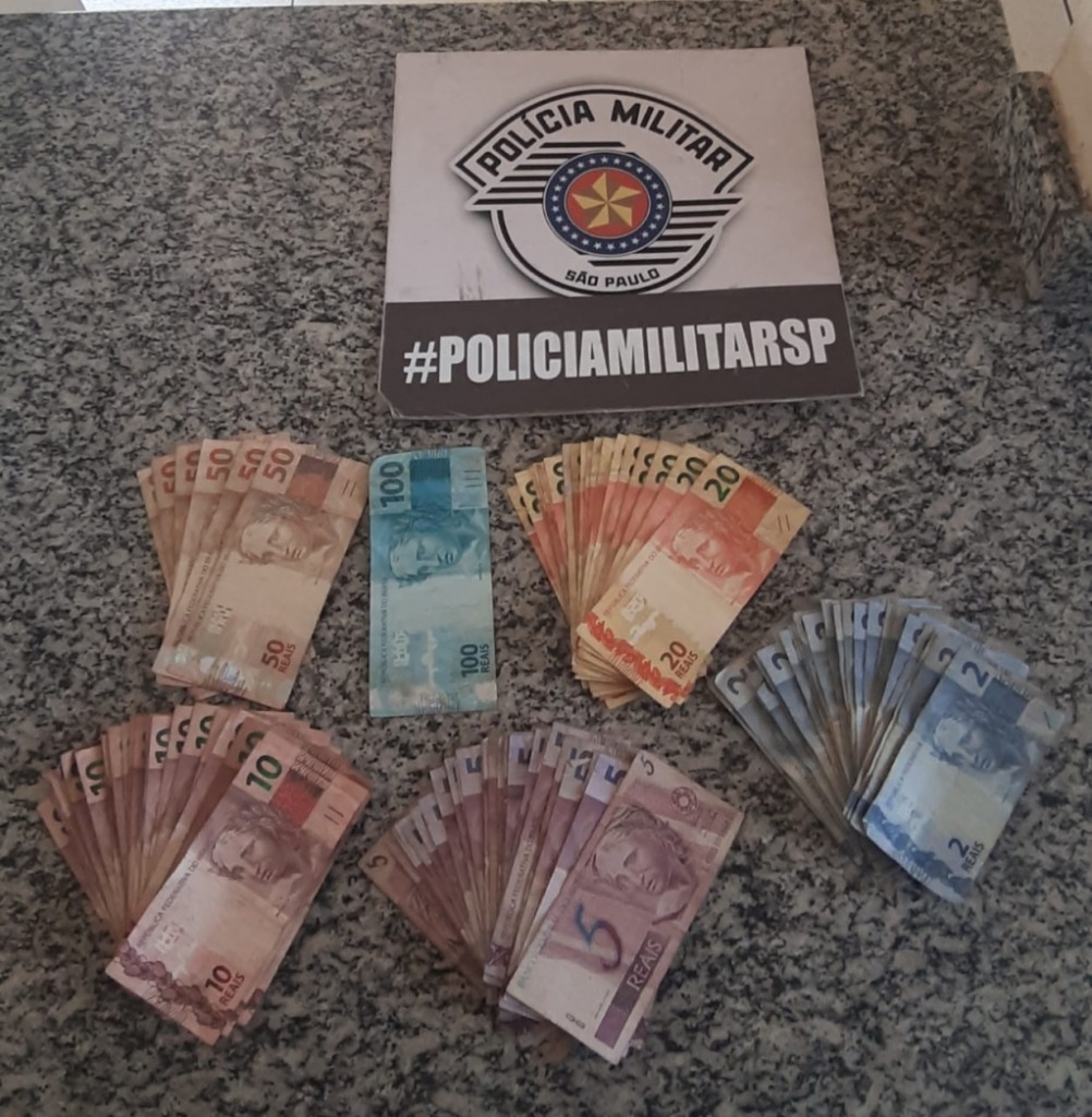 Homem tenta subornar policiais durante abordagem em Vera Cruz Homem tenta subornar policiais durante abordagem em Vera Cruz
