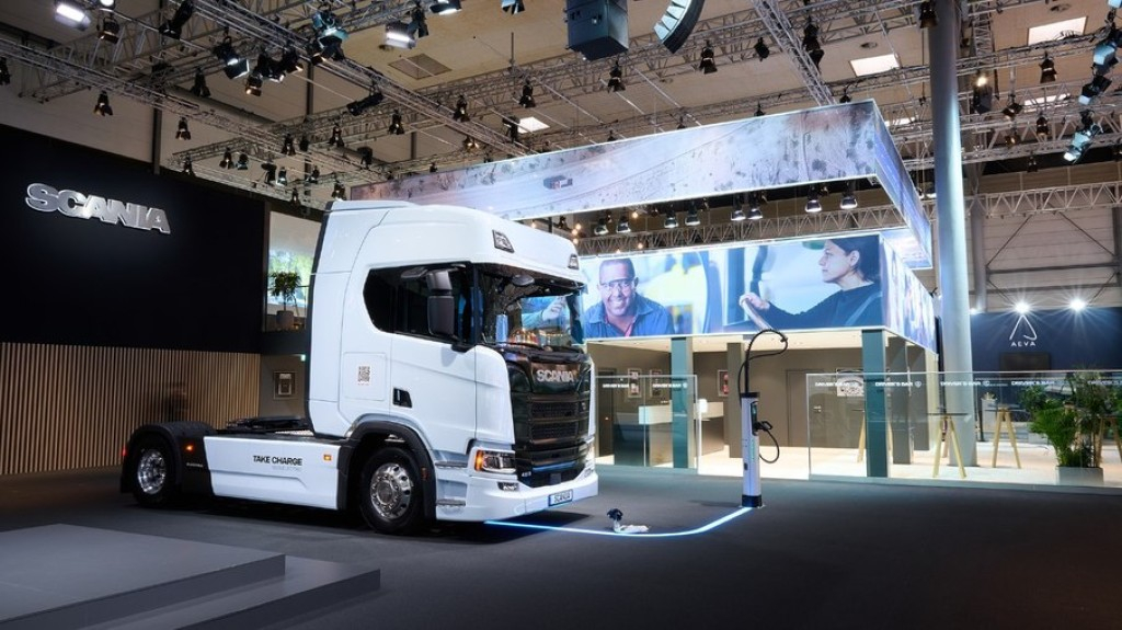 Scania mostra nova linha de caminhões elétricos no Salão de Hannover