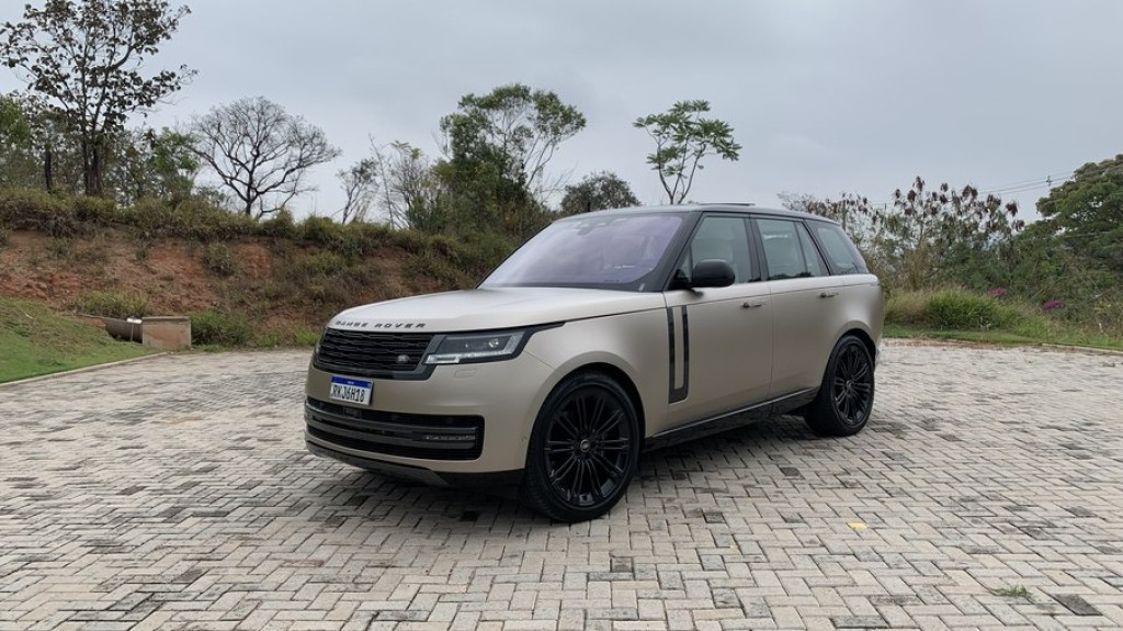 Conheça o novo Range Rover, SUV com luxo e conforto de primeira classe