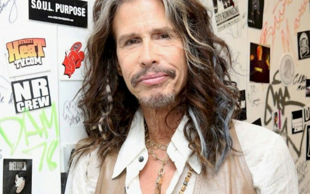 Steven Tyler está "extremamente bem" após reabilitação, revela representante