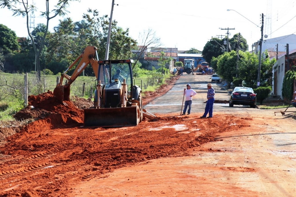 Codemar inicia reconstrução de rua na zona sul: demanda de 30 anos