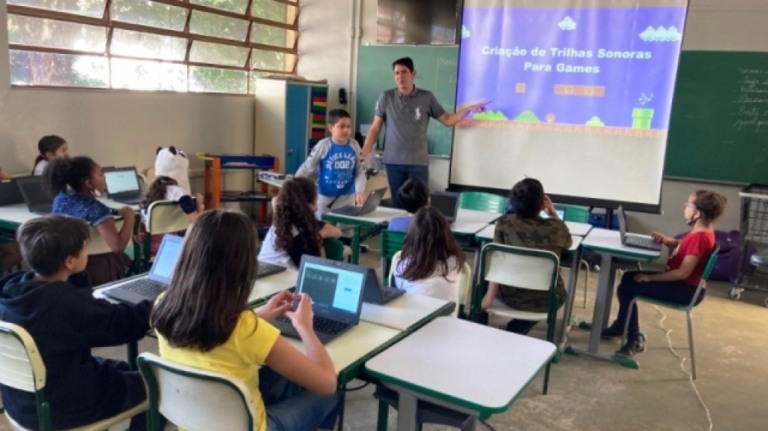 Oficina cultural em Marília orienta criação de trilhas musicais para games
