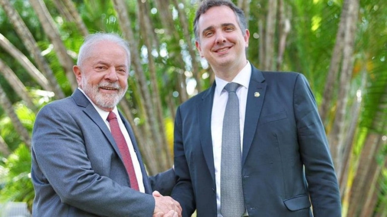 Lula se reúne com Pacheco para discutir presidência do Senado