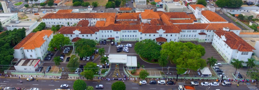 Santa Casa reúne 700 em ‘abraço’ ao prédio e incentiva doações de sangue