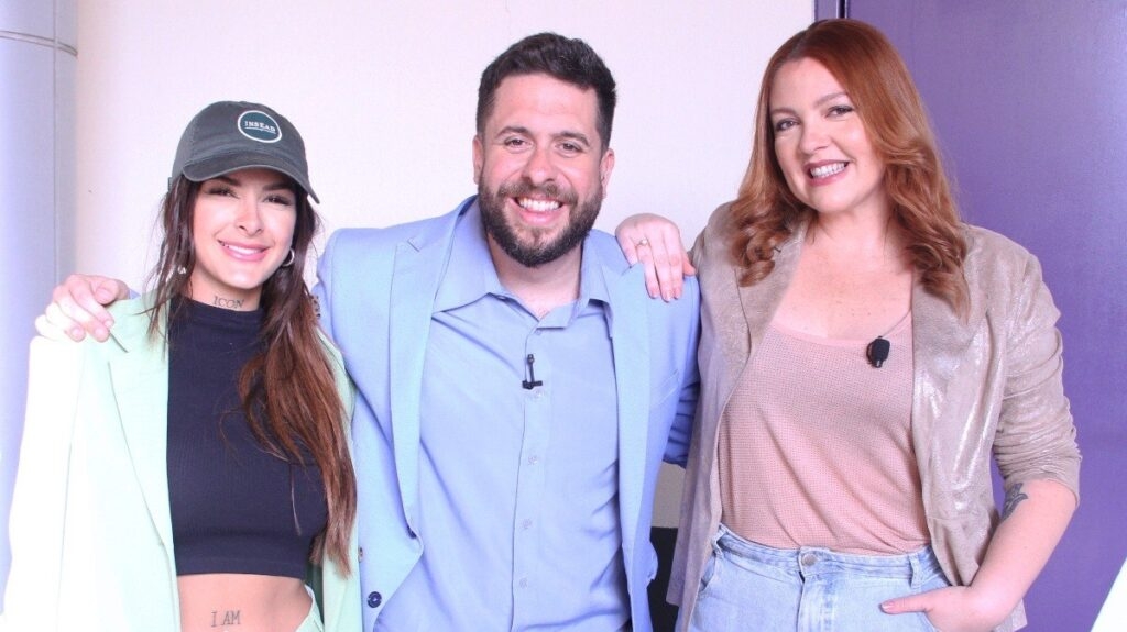 Lary Bottino fala de briga com Anitta: 'Menti para ela, errei' Lary Bottino fala de briga com Anitta: 'Menti para ela, errei'
